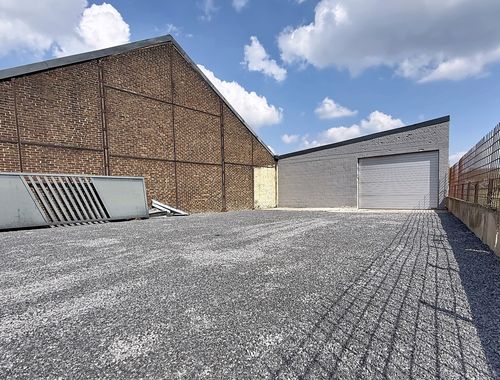                                        Entrepôt à louer à Andenne, € 1.750
