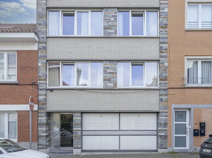 Spacieux appartement avec deux chambres et terrasse à Molenbeek Saint Jean.<br />
<br />
Dans une zone calme, verdoyante avec plein d'atouts.<br />
<b