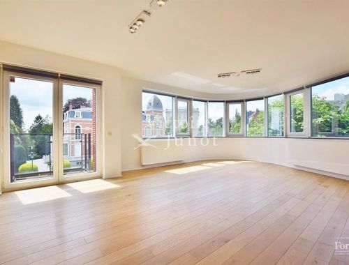                                         Penthouse te koop in Sint-Pieters-Woluwe, € 1.075.000
