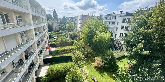 Appartement te huur in  4 bus DROIT, 1050 Elsene