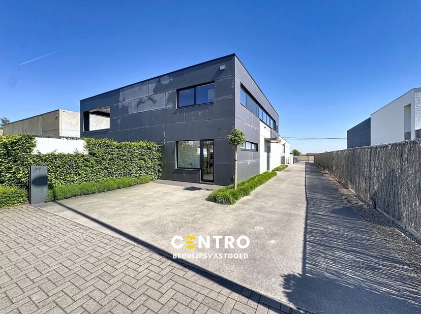 Bien professionnel à vendre
                    à 8750 Wingene