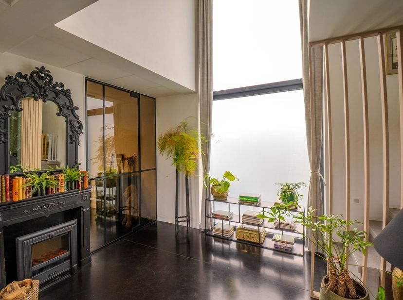 Moderne ENERGIEZUINIGE villa op toplocatie nabij het Albert kanaal en de E313.<br />
<br />
Deze STIJLVOLLE open bebouwing ligt op een perceel van +/-