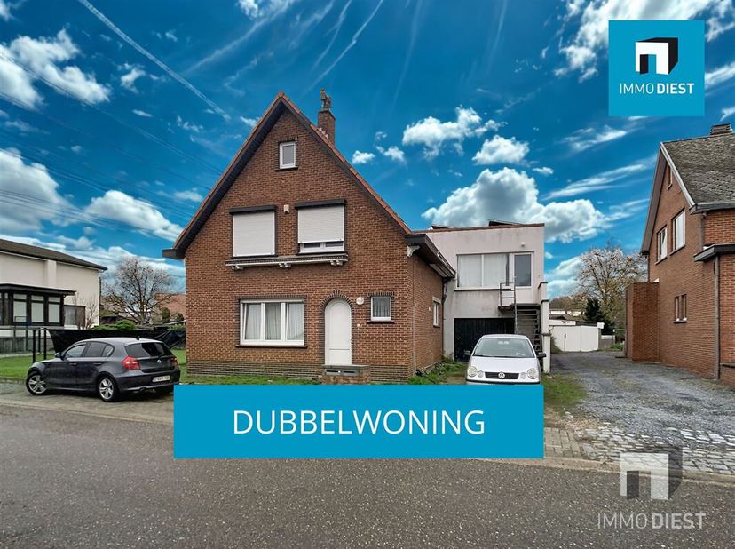 Vergunde dubbelwoning met mogelijkheden in Zelem-Halen (Weyerstraat 23 + 23A)<br />
In een rustige straat vindt u deze vergunde dubbelwoning. U woont
