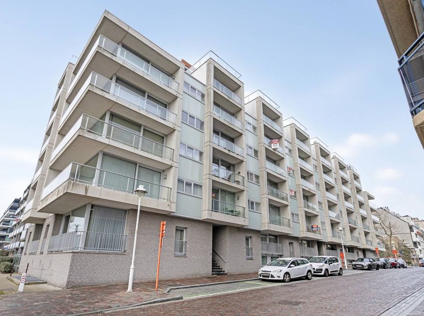 Appartement récent (2007) avec deux chambres et terrasse à louer au troisième étage de la résidence « New Haven », Goethalsstraat 19 à Nieuport. Cet a