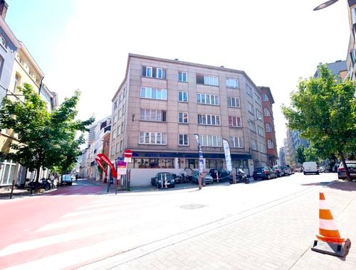                                         Appartement te koop in Sint-Joost-ten-Node, € 135.000
