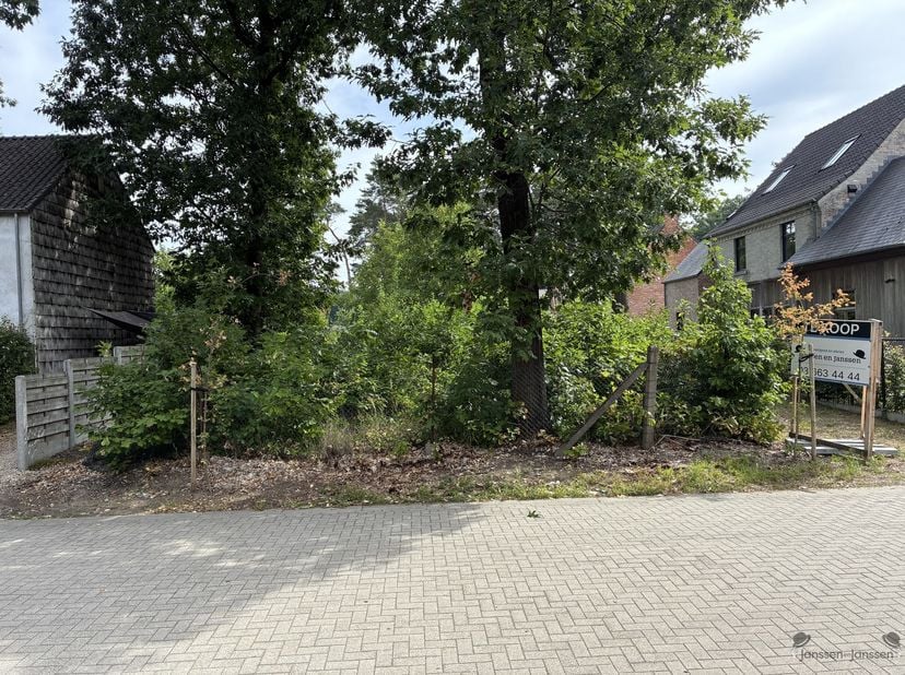 Bouwgrond van 547 m² voor open bebouwing te Grobbendonk<br />
<br />
Bouwgrond voor een traditionele OB.<br />
<br />
Voorschriften:<br />
<br />