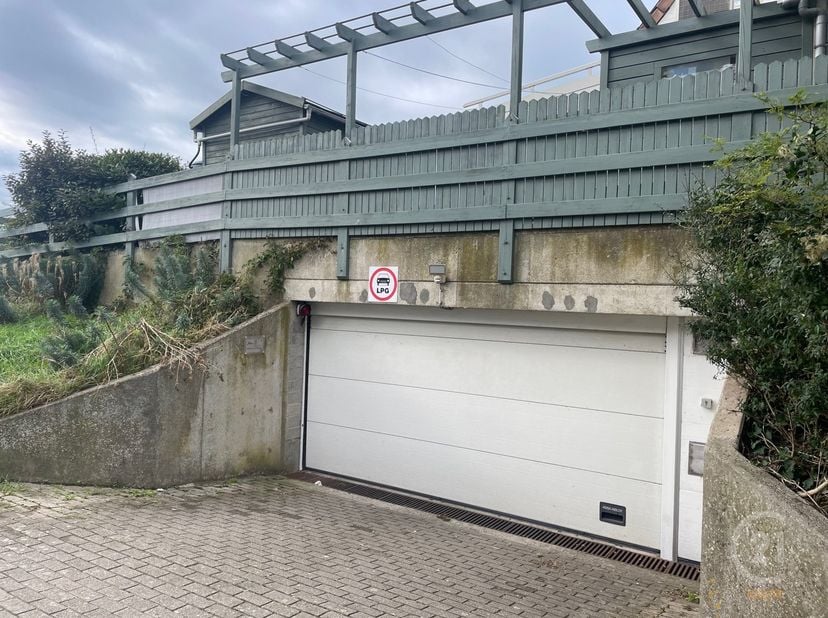 Garage te koop in Badenlaan 57,
                    8434 Westende