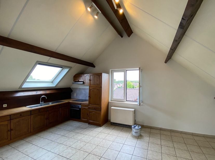 Gezellig appartement met topligging in Maaseik<br />
Op zoek naar een comfortabele woonst op een rustige locatie en dicht bij alle voorzieningen? Dan