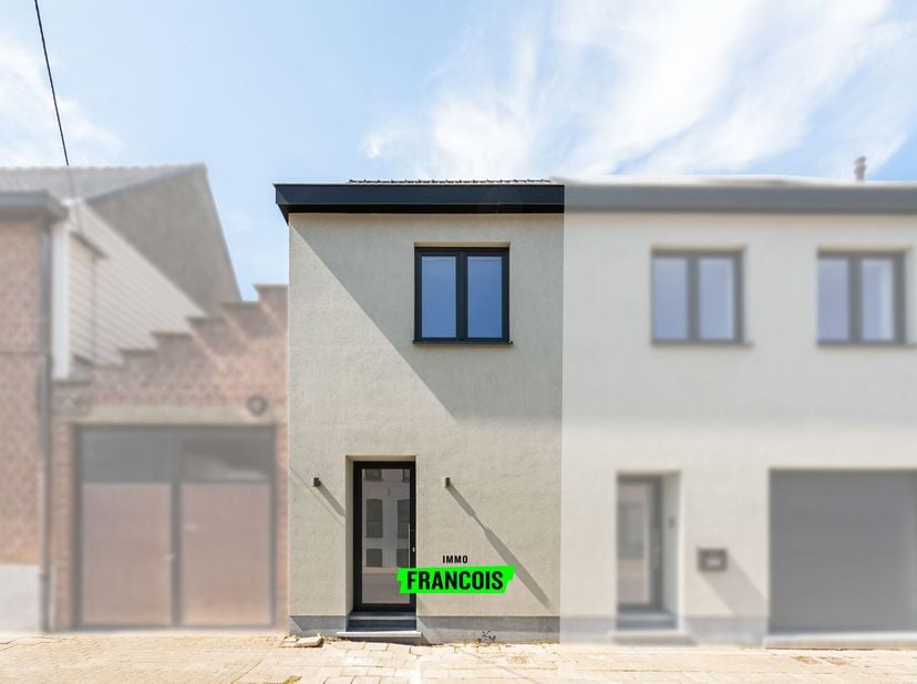 In het centrum van Scheldewindeke, stellen wij jullie deze volledig gerenoveerde (2025) woning voor. Deze woning geniet van de laatste nieuwe techniek