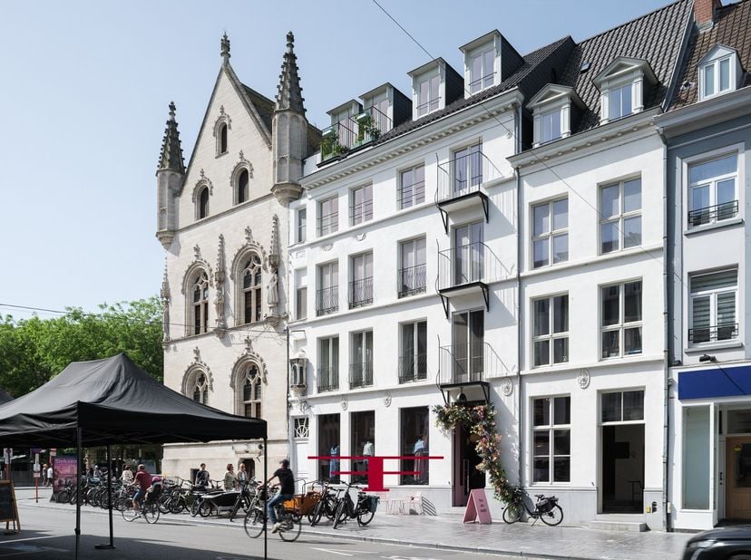 Ontdek deze exclusieve eigendom via: https://thibaultfiers.be/eigendom/wonen-op-een-absolute-toplocatie-exclusief-instapklaar-stadsappartement/8543898
