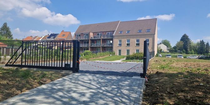 Garage te huur in Rue Henri Duchatel 270, 7700 Moeskroen