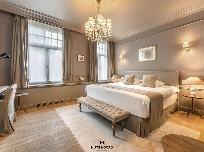 Maison9Bruges | Exclusieve B&amp;B met ruim privé gedeelte.<br />
<br />
Aan de rand van het historische Brugse stadscentrum bevindt zich deze uitzonderli