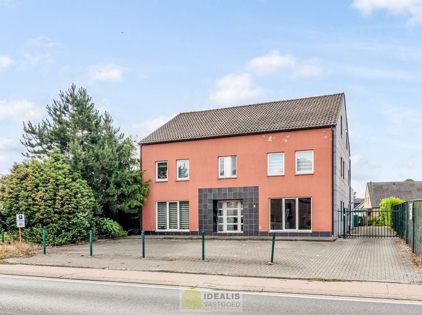 IDEALIS VASTGOED – OPBRENGSTEIGENDOM BESTAANDE UIT 4 APPARTEMENTEN GELEGEN OP UITERST CENTRALE LOCATIE TE HECHTEL-EKSEL MET EEN REEDS LOPEND RENDEMENT