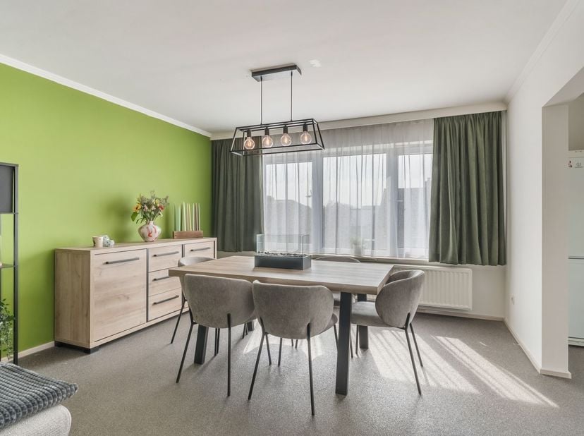 Ruim en gerenoveerd appartement op toplocatie in Maasmechelen<br />
<br />
Bent u op zoek naar een instapklaar appartement op een centrale ligging?