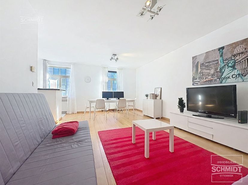Appartement te huur in Place du Luxembourg 7/4 bus 4,
                    1050 Elsene