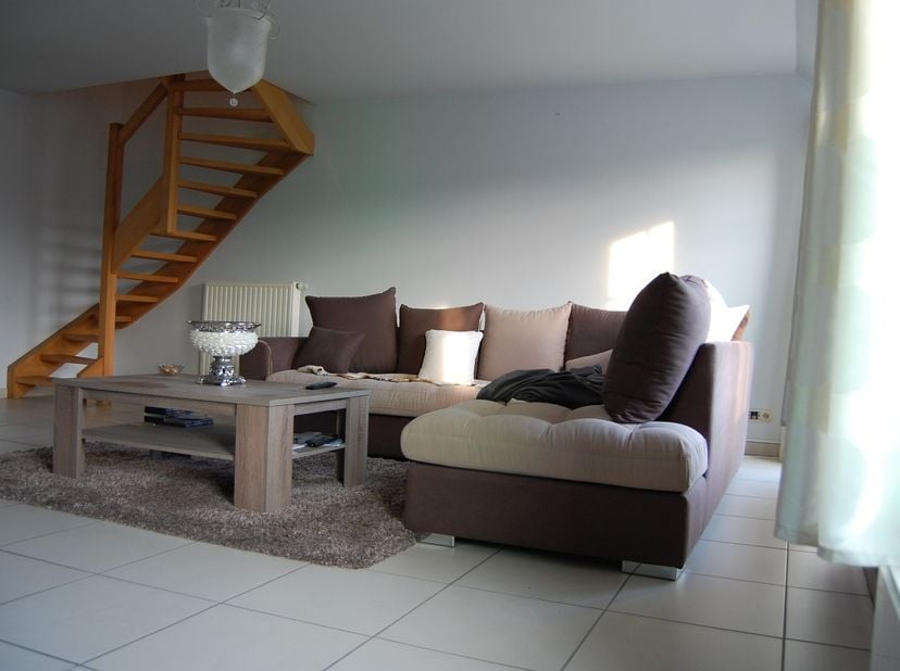 Ruim en lichtrijk duplex appartement met 2 slaapkamers in het hart van Kortenberg<br />
<br />
Dit charmante duplex appartement op de 2de en 3de ver
