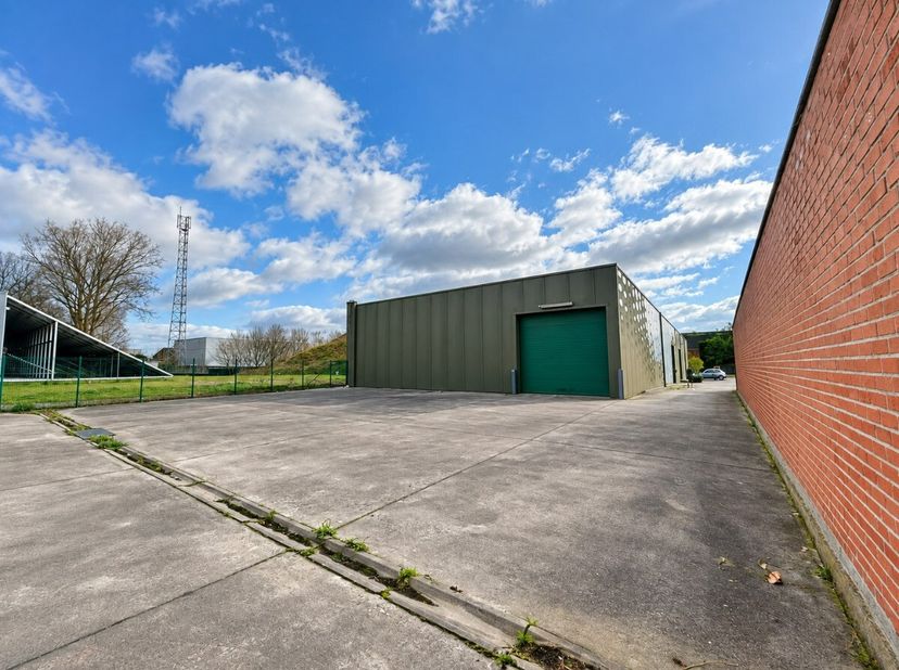 Bedrijfsvastgoed te koop in Robert Klingstraat 5B bus loods,
                    8940 Wervik