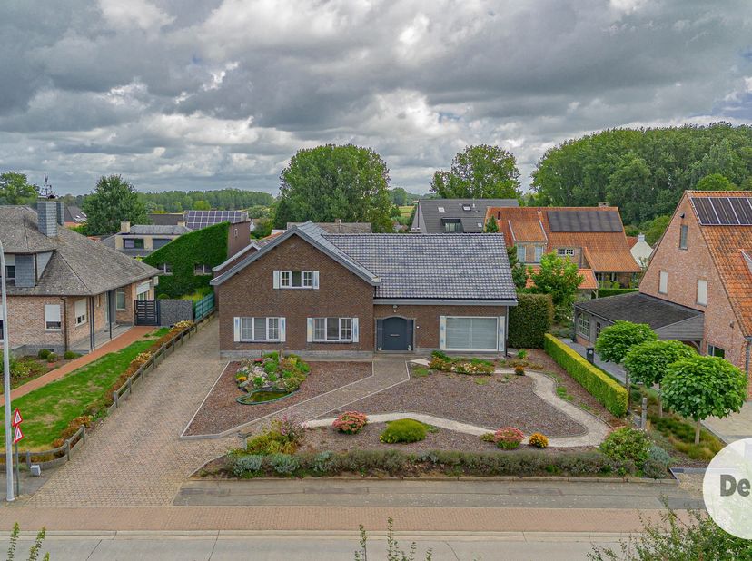 Huis te koop in Sint-Antelinksstraat 11,
                    9550 Woubrechtegem