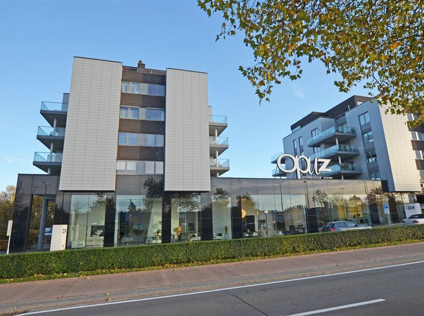 Deze ondergrondse autostaanplaats is gelegen op de -1 van 'Residentie Greenfield'.<br />
Op fietsafstand van het centrum van Hasselt met al haar faci
