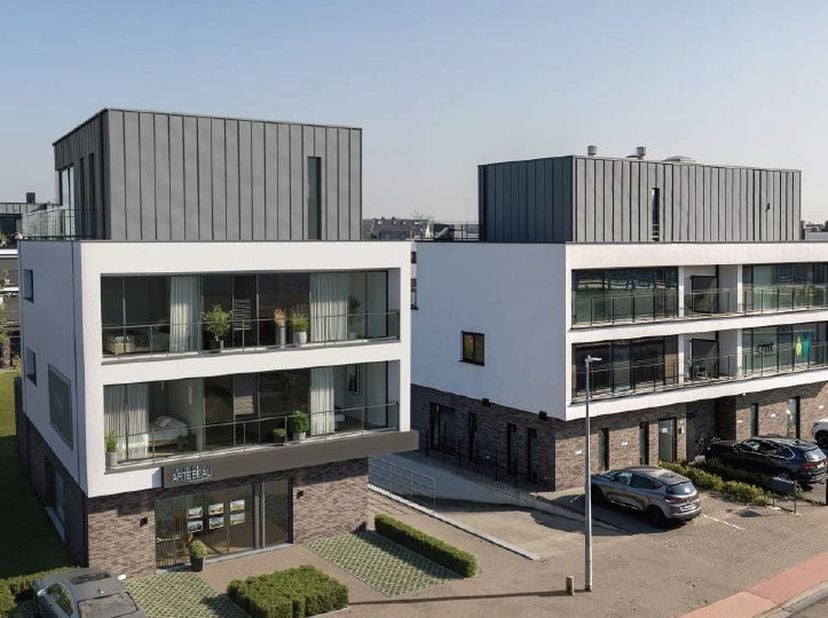 Dit energiezuinige nieuwbouwappartement/kantoor maakt deel uit van een kleinschalig woonproject met slechts drie wooneenheden. Gelegen op de eerste ve