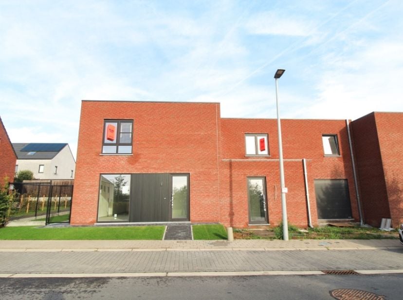 Huis te huur in Camiel De Stoopstraat 69,
                    8500 Kortrijk
