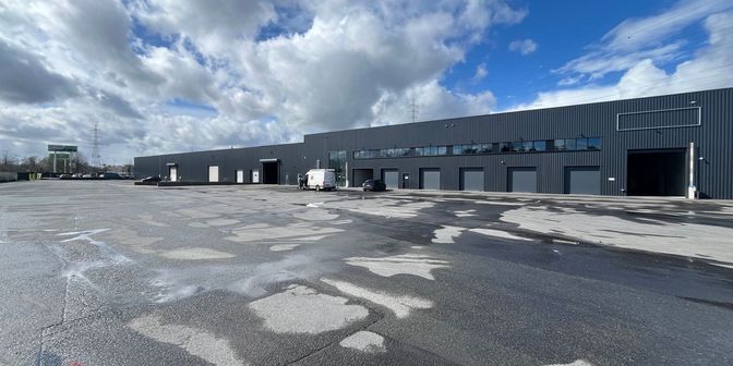 Bedrijfsvastgoed te huur in Industriepark west 42, 9100 Sint-Niklaas