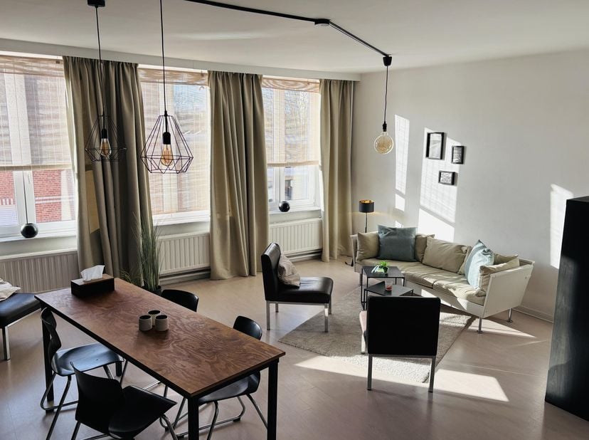 Super centraal gelegen appartement te koop in hartje Herentals.<br />
<br />
Dit instapklare appartement uit 1963 ligt op wandelafstand van supermarkt