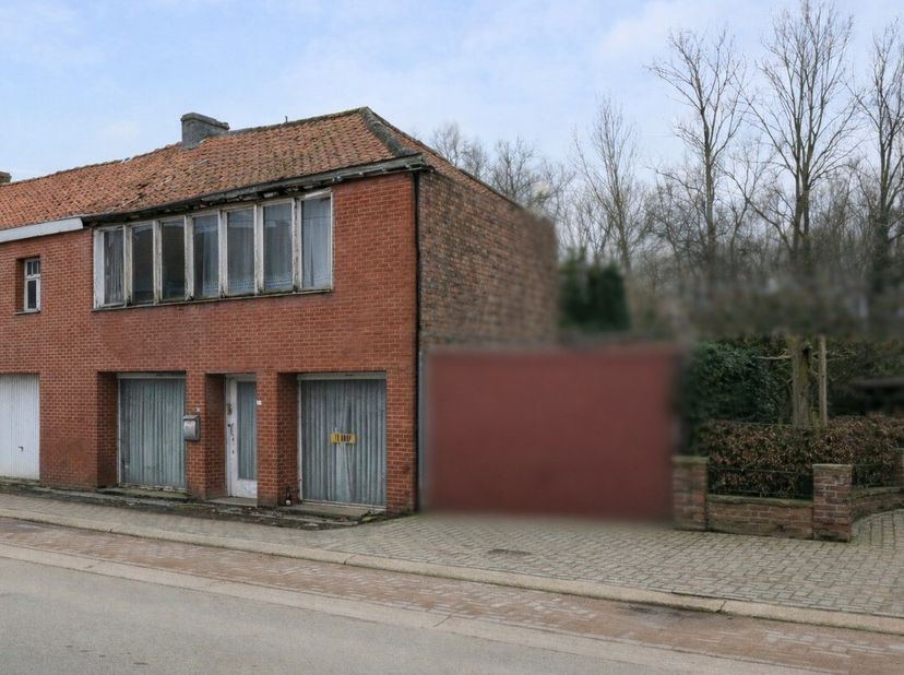 Bouwgrond voor sloop &amp; heropbouw (6% mogelijk) op ruim perceel van 13are in het centrum van Alken.Deze grond biedt een unieke kans voor wie wil bouwen
