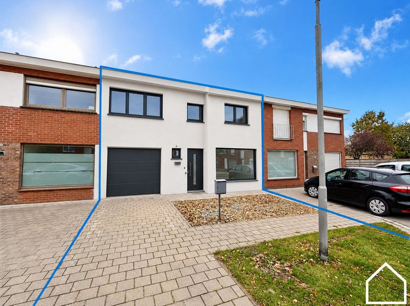 Huis te koop in Moerbeziestraat 5,
                    8870 Kachtem