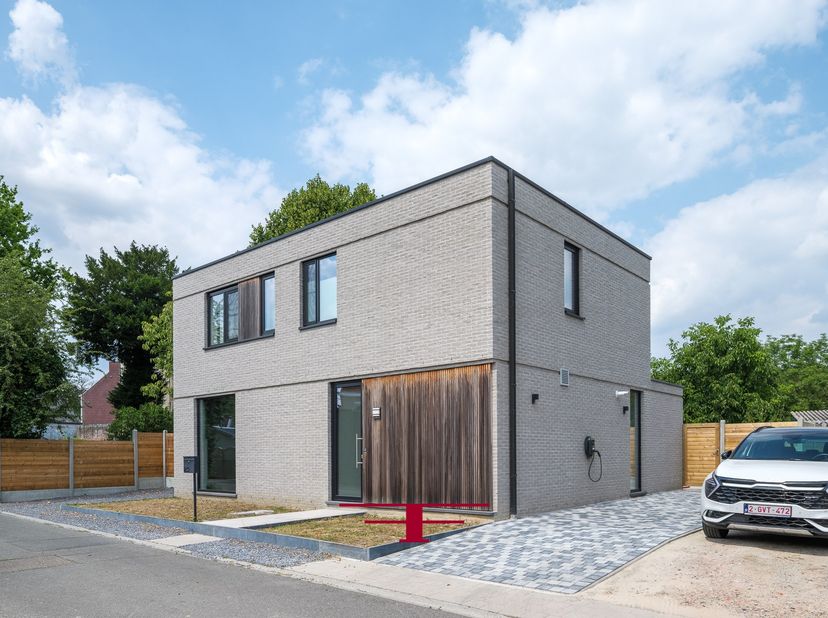 Maison à vendre
                    à 9340 Lede
