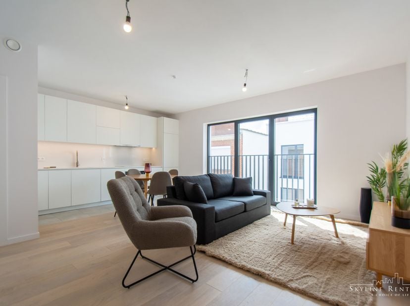 MADOU PLAZA 6.04 – BAIL MINIMUM 1 AN – Idéalement situé à deux pas du quartier européen, du Square Ambiorix, des institutions européennes, des commerc
