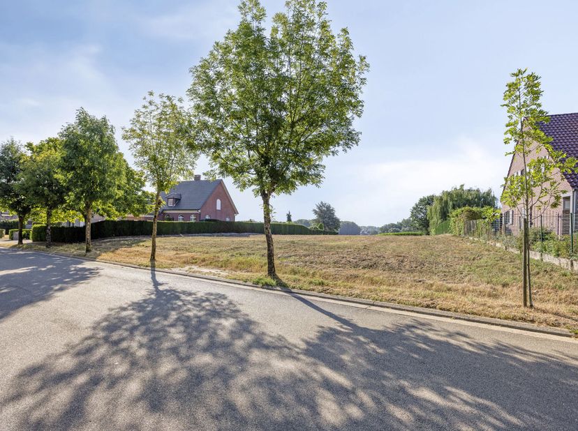 À la recherche de la base idéale pour votre projet de construction neuve ? Ce terrain exceptionnel situé entre Essestraat 149 et 157 à Impe totalise p