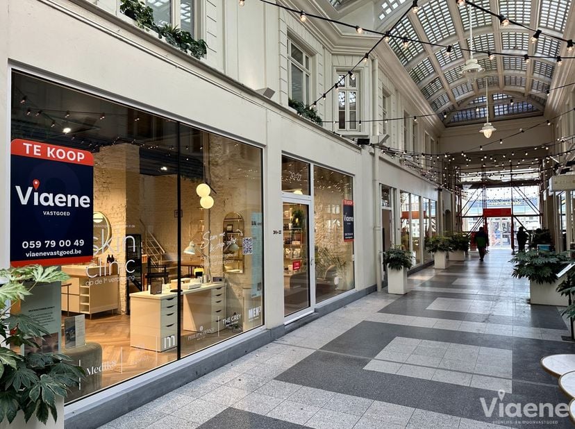 Bedrijfsvastgoed te koop in James Ensorgalerij 24,
                    8400 Oostende