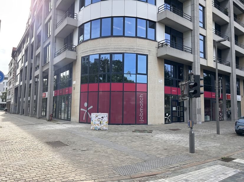 Bien professionnel à louer
                    à 2000 Antwerpen