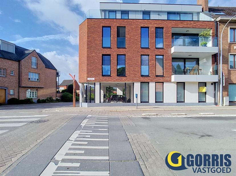Bent u op zoek naar een comfortabel en energiezuinig appartement op een toplocatie? Dan is dit prachtige gelijkvloerse nieuwbouwappartement in de Katt