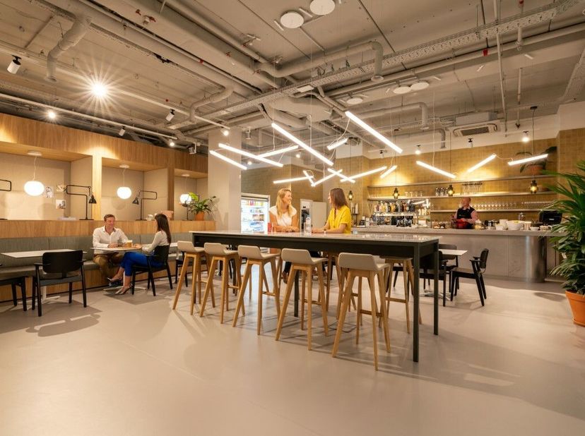 Bureaux branchés et variés à louer avec un excellent emplacement près de la sortie du centre de Gand de l'E17. La formule all-in vous permet de profit