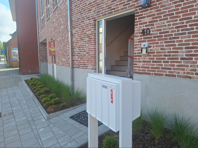 Instapklaar 1-slaapkamerappartement met terras én tuin in het hart van Zoersel<br />
Aankoop aan 6% btw mogelijk!<br />
<br />
Appartement: 84m² <br /