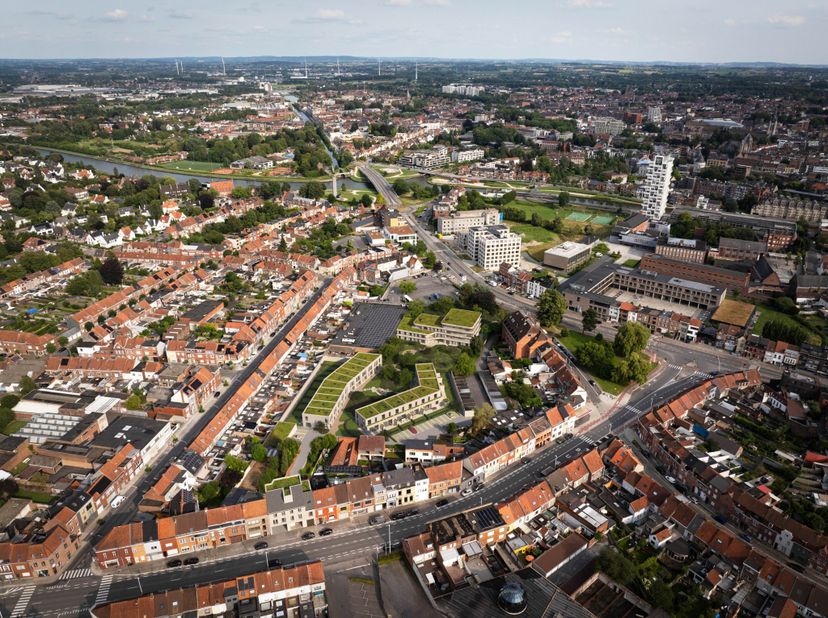Appartement te koop in Koningin Elisabethlaan 2,
                    8500 Kortrijk