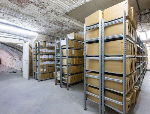                                         Magazijn met bureel te huur in Antwerpen, € 1.375

