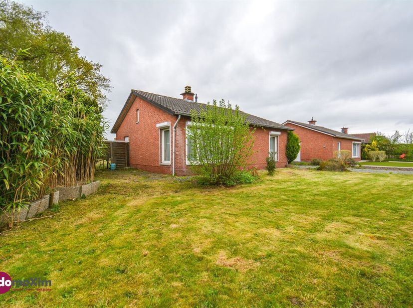 Te renoveren woning met garage in Boortmeerbeek<br />
Ben je op zoek naar een gelijkvloerse woning met tal van mogelijkheden? Een woning die je volled