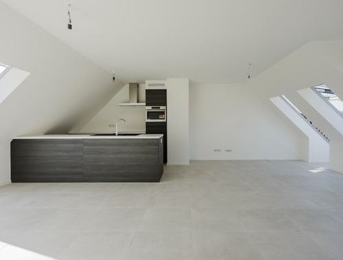                                         Attique à louer à Kuurne, € 900
