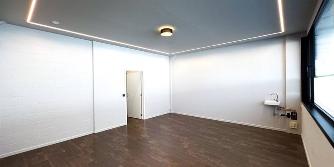 Bedrijfsvastgoed te huur in Diksmuidsesteenweg 346, 8800 Roeselare