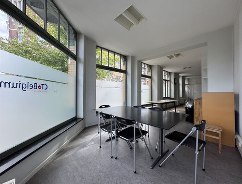                                         Handelszaak te huur in Schaarbeek, € 2.200
