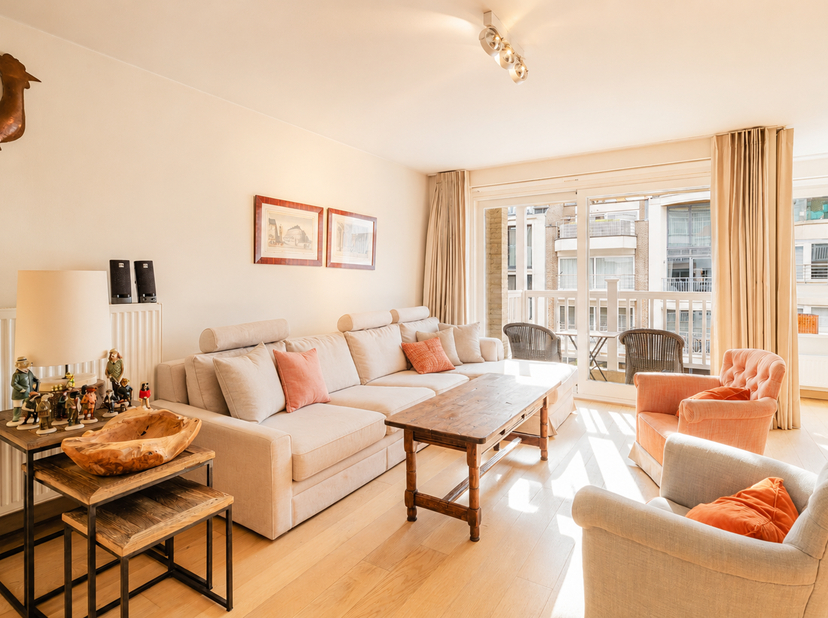 Ligging<br />
Gelegen in de Duinviooltjesstraat aan de Dumortierlaan te Knokke. Een makkelijke verbinding met het openbaar vervoer en op wandelafstand