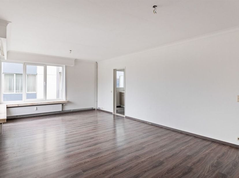 Situation : L'appartement situé à Alfred Oststraat 8 se trouve dans un quartier résidentiel calme de Borgherhout. Grâce à la proximité d'importantes v
