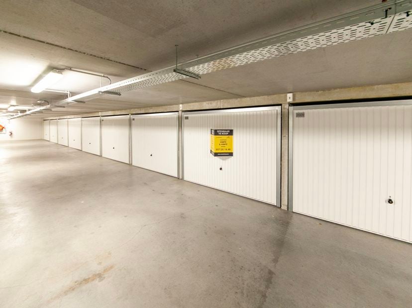 Garagebox  met nummer 2008 gelegen op niveau -2 afgesloten door een individuele poort