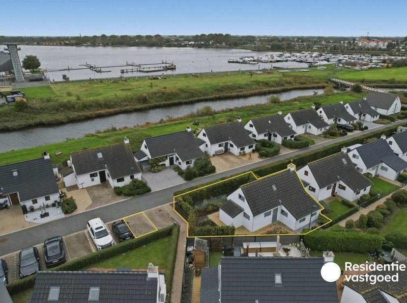 Maison à vendre à Brugsevaart 38 boîte 109,
                    8620 Nieuwpoort