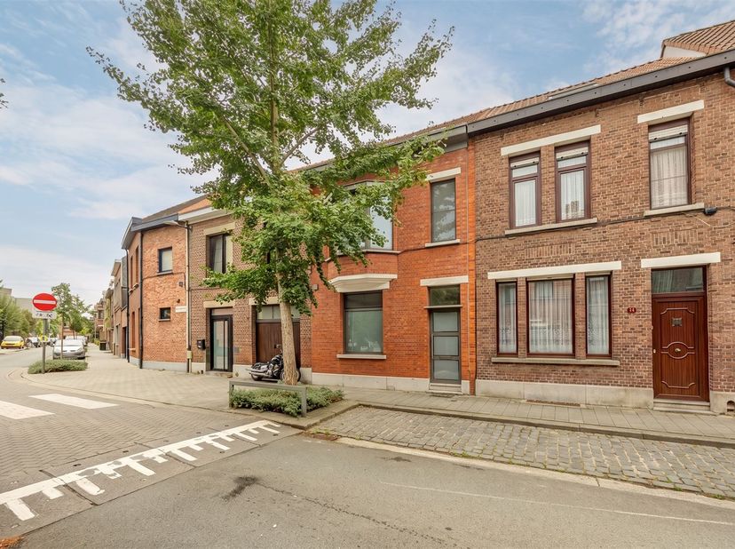 Instapklare burgerwoning aan het Hagelkruispark.<br />
Op wandelafstand van winkels, scholen en openbaar vervoer en vlot bereikbaar via autostrade.<b
