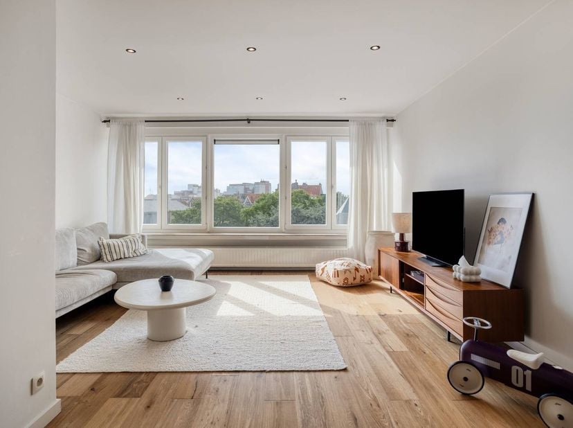 Appartement te koop in Bredabaan 342 bus 4,
                    2170 Merksem