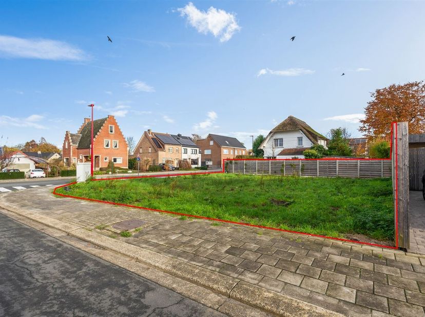 Prachtige bouwgrond voor open bebouwing op een perceel van 386m² op toplocatie te Lint! <br />
Ligging: Gelegen op toplocatie te Lint, residentieel, r